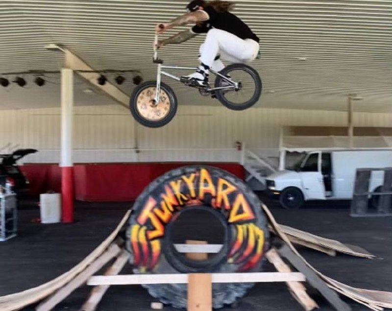 Junkyard Stu stair wall ride